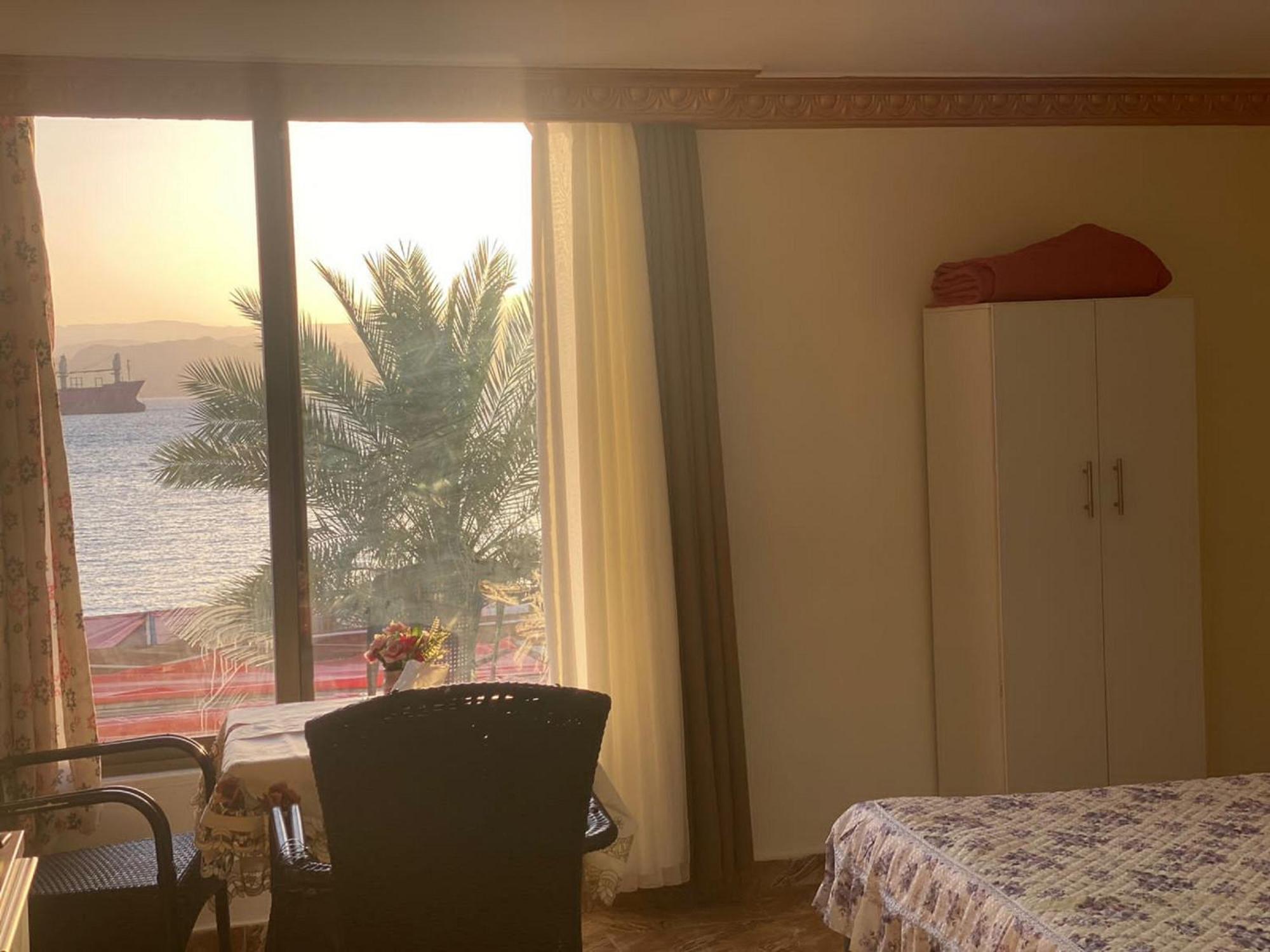 Al-Amer Chalets Акаба Екстериор снимка