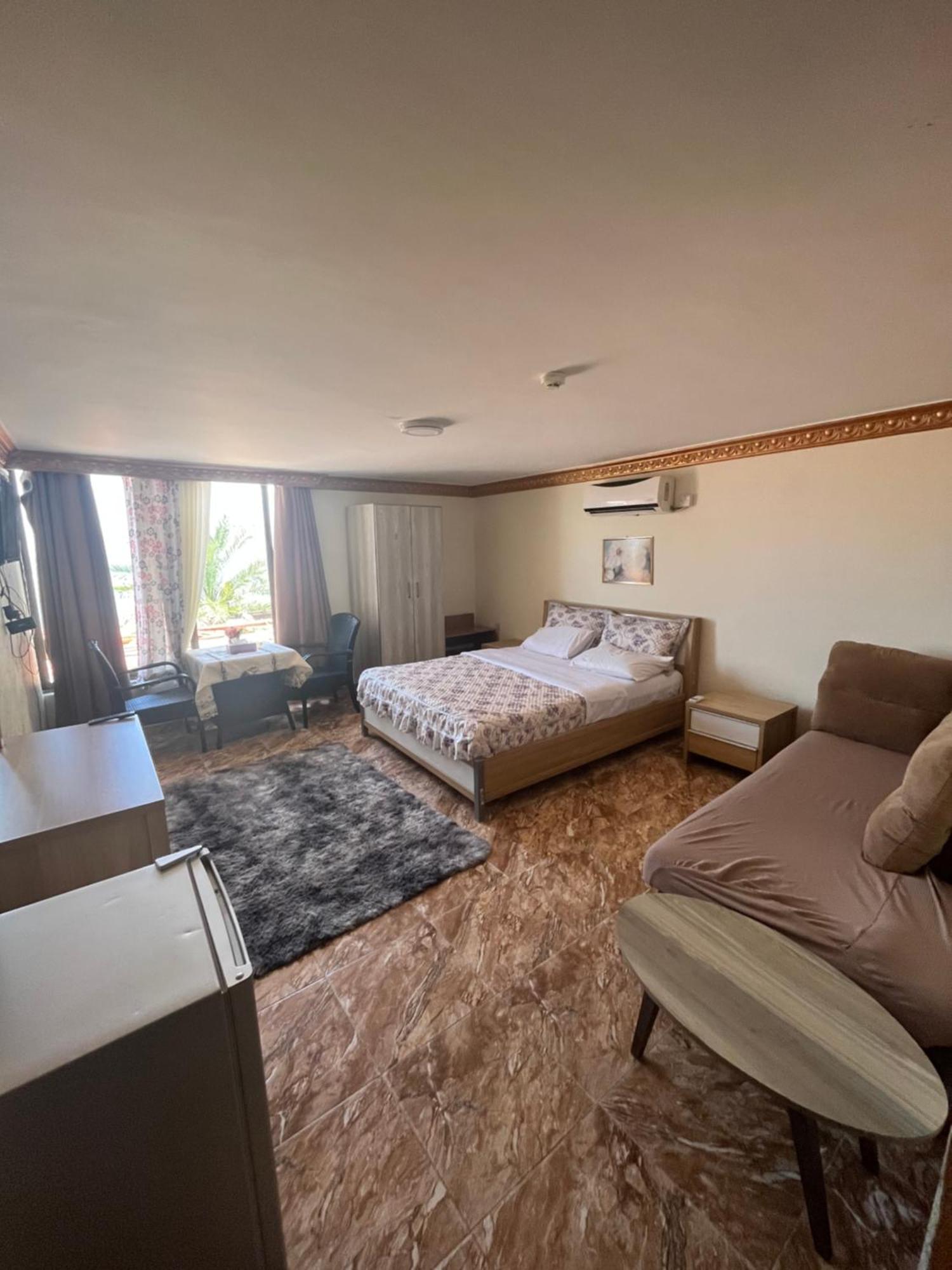Al-Amer Chalets Акаба Екстериор снимка